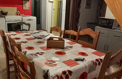 Le Pin House | Gîte "coquelicots" à la Campagne Pour 6-8 Personnes