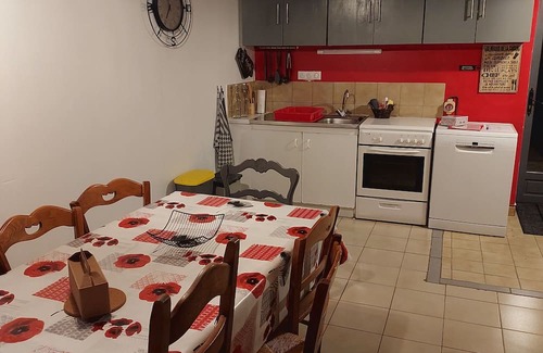 Le Pin House | Gîte "coquelicots" à la Campagne Pour 6-8 Personnes