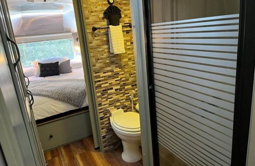 Fredericksburg House | Romantic*Airstream*HotTub*Wifi*Wineries*EV