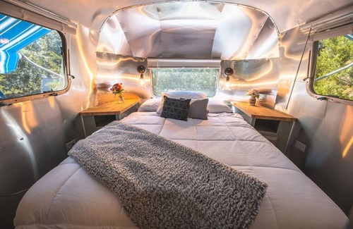 Fredericksburg House | Romantic*Airstream*HotTub*Wifi*Wineries*EV
