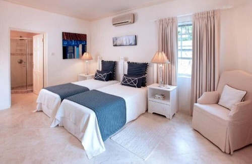 Paynes Bay Villa | 6 BR Vacation Home with Private Pool