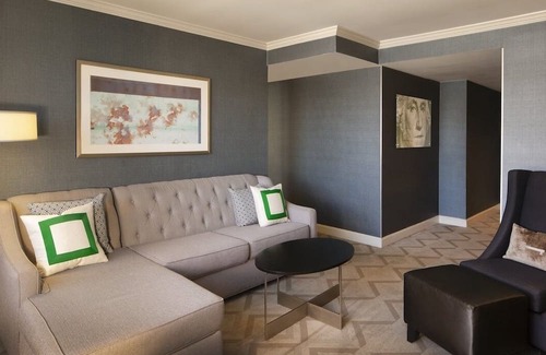 West End House | 3 Pet-Friendly Units, Pets Allowed, Near Kennedy Center for Performing Arts