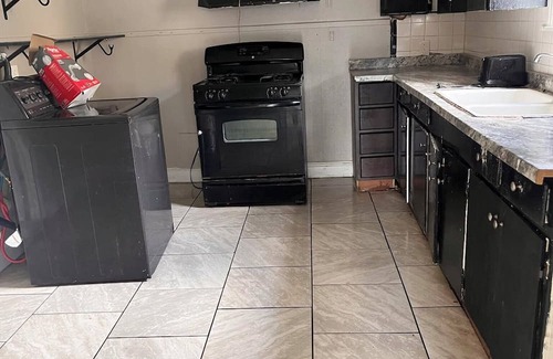 Beaumont House | Cozy 2-Bed Retreat in Vibrant Beaumont, TX