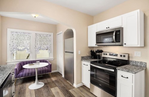 Peoria House | Tranquil 3-Bed Retreat: Sleeps 7