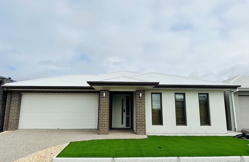 Werribee House | Stylish home in Werribee