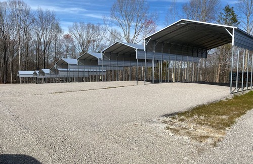 Frogue RV Rental | RV Campground located just 1 mile away from Dale Hollow Lake State Park.