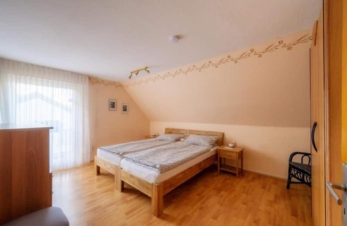 Lippstadt Apartment | Apartment 'Wohnung Am Kurpark' with Wi-Fi