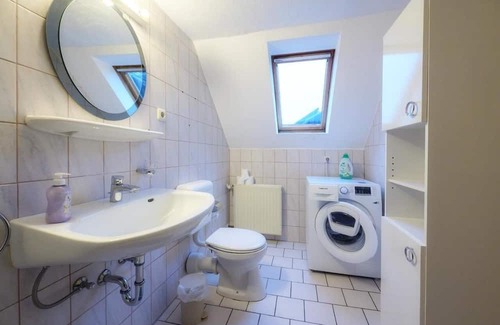 Lippstadt Apartment | Apartment 'Appartement Am Kurpark' with Wi-Fi