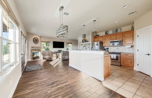 Highland Lake Estates House | Lake Travis - Hill Country Retreat - Lakefront parks & Boat ramp access