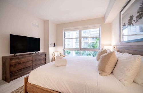 Glenvar Heights Apartment | #219 - Tucker Dadeland