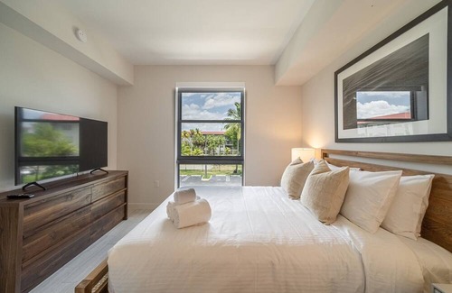 Glenvar Heights Apartment | #213 - Tucker Dadeland