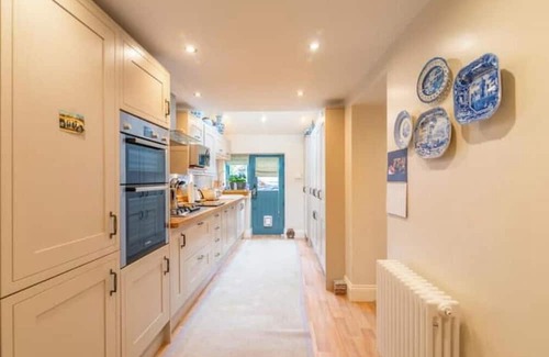Rastrick House | Beautiful country cottage renovated close to Dales