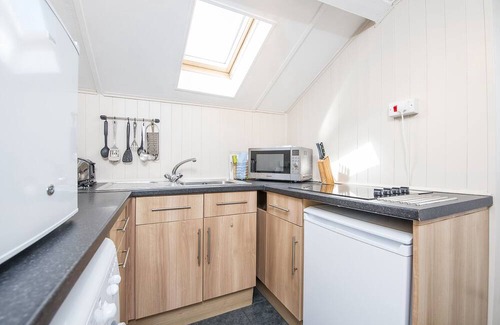 Marloes Cottage | Beacon House, Holiday Cottage Marloes, Pembrokeshire, Sleeps 4, 2 bedrooms, bathrooms