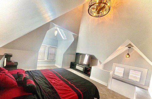 Bellevue House | Modern Victorian in Bellevue !