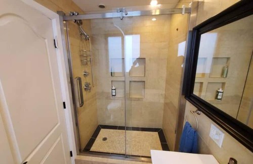 Parkside House | FREE EV Charger, Beautiful Home 4 Bd. 2 Ba. SF.