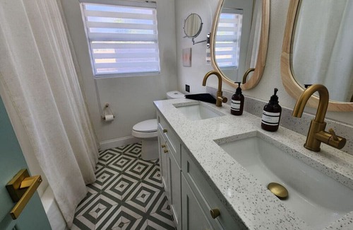 Clearwater Apartment | Newly Renovated Place 8 Min from CLWR Beach!