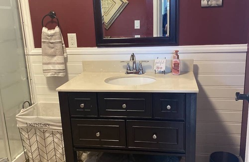 Elbridge House | Quiet Peaceful Stay Beautiful New 1 Bedroom