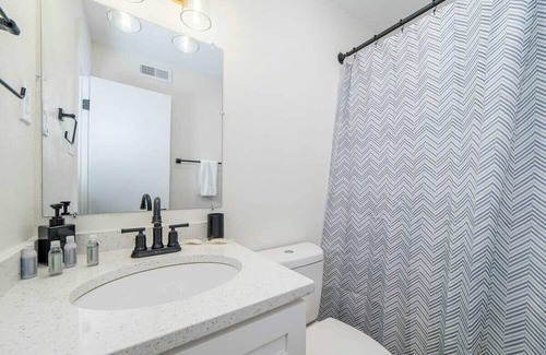 East Ocean View Apartment | **Brand New** OV Harborage Suites
