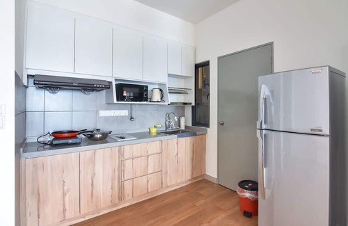 Taman Pertama Apartment | A Cozy 3BR Apt Near Sunway Velocity, FREE Parking