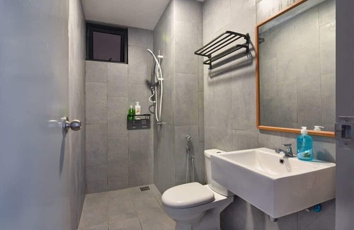 Taman Pertama Apartment | A Cozy 3BR Apt Near Sunway Velocity, FREE Parking