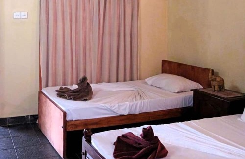 Habarana Cabin | Family Room - Eagles Wing's GuestHouse