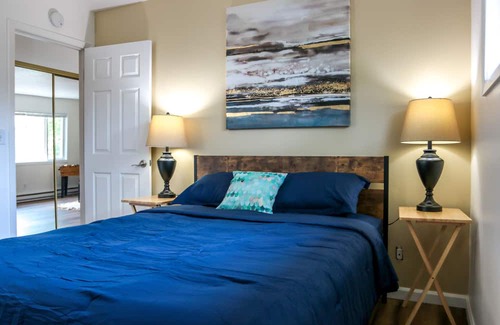 South Tabor House | Charming Entire House + Parking