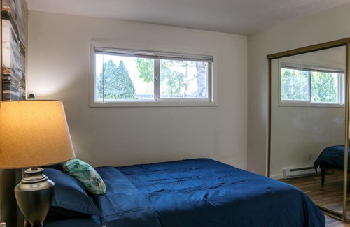 South Tabor House | Charming Entire House + Parking