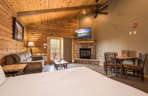 McHenry Cabin | Mountainside Cabin 51L