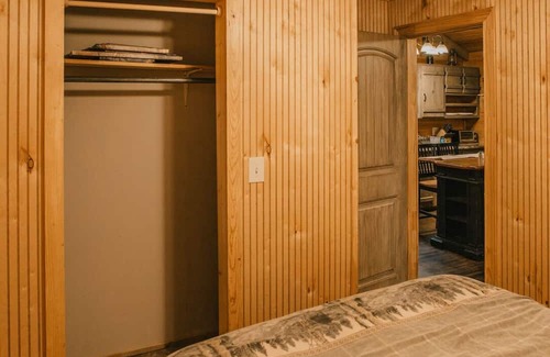 Pickens House | Cozy Cub Hideaway