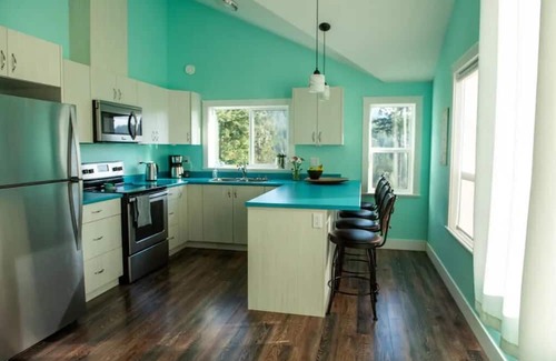 Sooke Apartment | Sooke by Nature-Carriage House Suite
