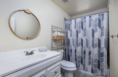 Montgomery House | Cozy Retreat Haven: The Perfect 2bed/1bath in beautiful Montgomery, Tx