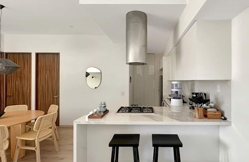 San Miguel Chapultepec Condo | Charming Condesa Gem: Cozy, Views & Luxe Amenities