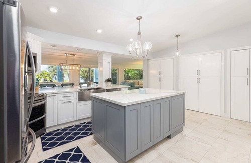 Tavernier House | The View Summary: Wel