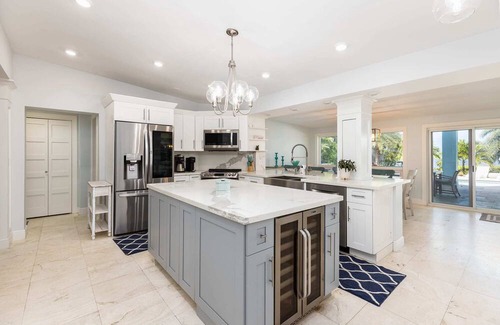 Tavernier House | The View Summary: Wel