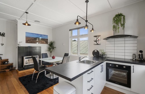 Brooklyn House | Brooklyn Beauty - Wellington Holiday Home