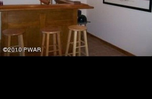 Wallenpaupauk Lake Estates Ski Chalet | A beautiful 3 bedroom chalet located close to Lake Wallenpaupack.