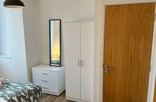 Pier Head Apartment | City View Two Bedroom Apartment Liverpool