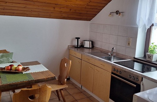 Laufen Apartment | Mansarden-wohnung 38m² mit Bergblick, bis 4 Personen, 2 Balkone