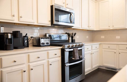 Doraville House | Luxury Home with Pool, Security, and Updated Appliances