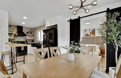 Terrell Heights House | Cozy 4-bedroom 2 King, 2 Queen- 10 min from SAT