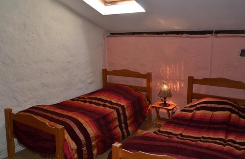 Luchapt House | Holiday Home 'Gîte Le Noyer' with Private Terrace, Private Garden and Wi-Fi