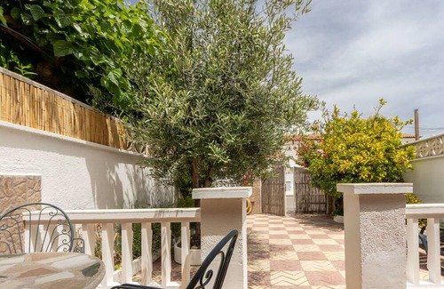 Torredembarra House | Stunning villa for 4 people with WIFI, TV, patio and pets allowed