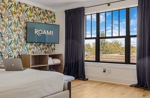 East Little Havana Hotel | Roami at Tower Hotel - Calle Ocho