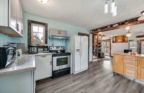 Hardyville House | Bonnieville Retreat 19 Mi to Mammoth Cave!