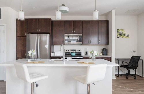 West Dundee Apartment | Corporate Housing by MGM