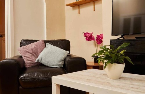 Goole House | 4 Bedroom Kingston House