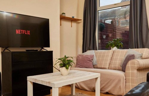 Goole House | 4 Bedroom Kingston House