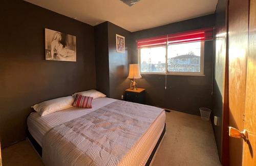 Delta House | Cozy Private Artistic Bedroom with Patio