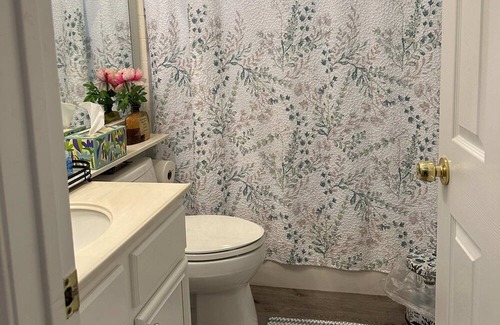Mira Loma House | Family Friendly Suite in Eastvale