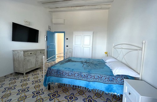 Santa Marina Salina House | Casa Segreto, on the tourist port of Salina